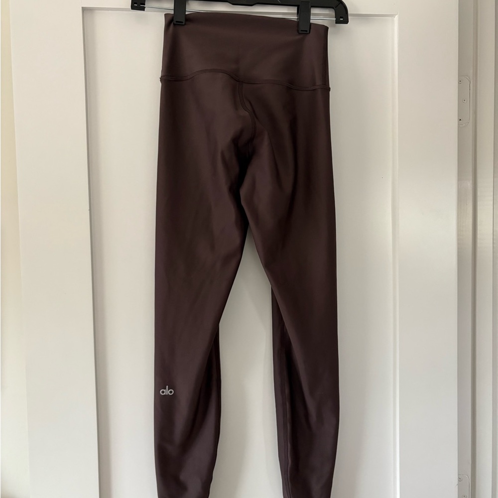 ALO Yoga 7/8 high waisted airlift legging in raisin, XS